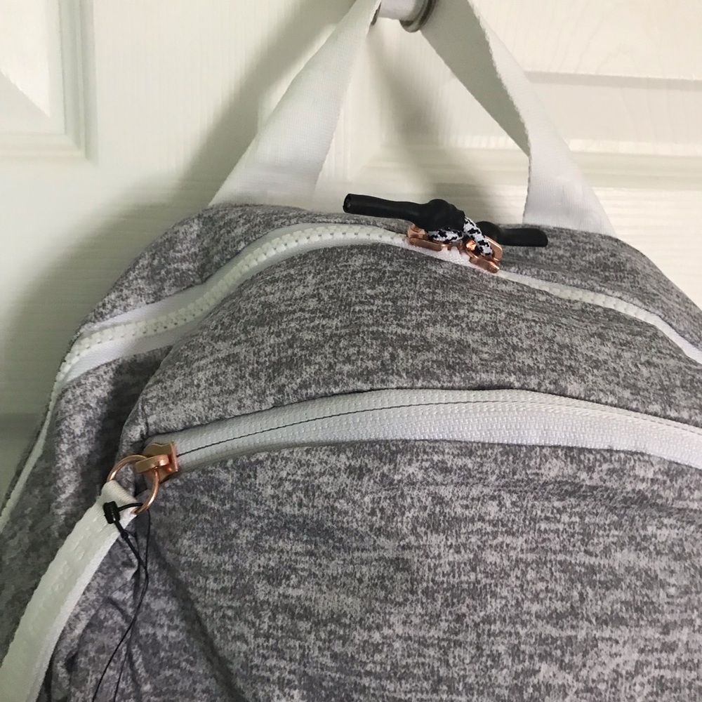 Adidas VFA Backpack Jersey grey/white/rosegold New - Picture 2 of 8